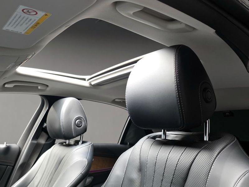 2019 Mercedes-Benz E-Class E300 4MATIC Exclusive photo 17