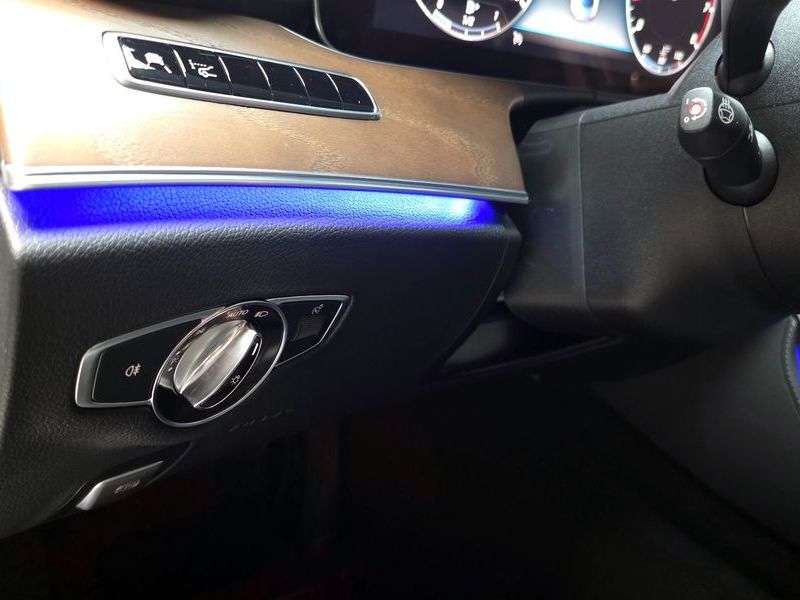 2019 Mercedes-Benz E-Class E300 4MATIC Exclusive photo 27