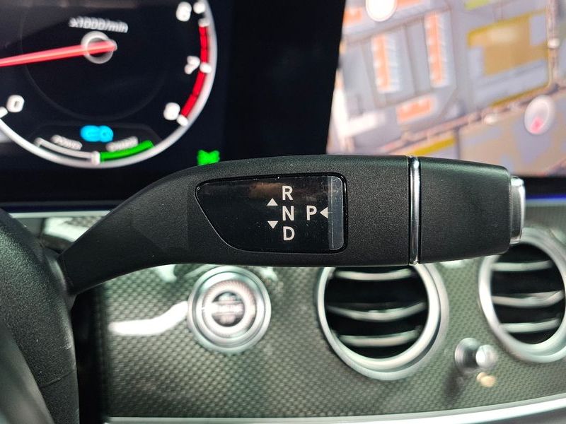 2019 Mercedes-Benz E-Class E350 4MATIC AMG Line photo 9