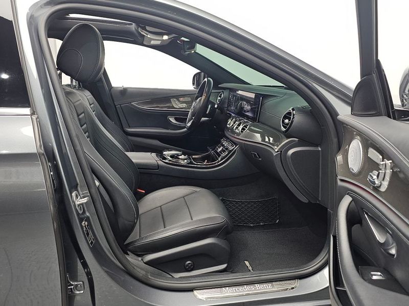 2019 Mercedes-Benz E-Class E350 4MATIC AMG Line photo 11