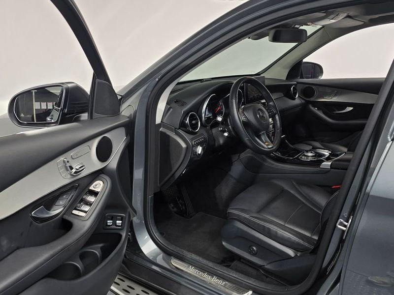 2019 Mercedes-Benz C-Class GLC350e 4MATIC Premium photo 10
