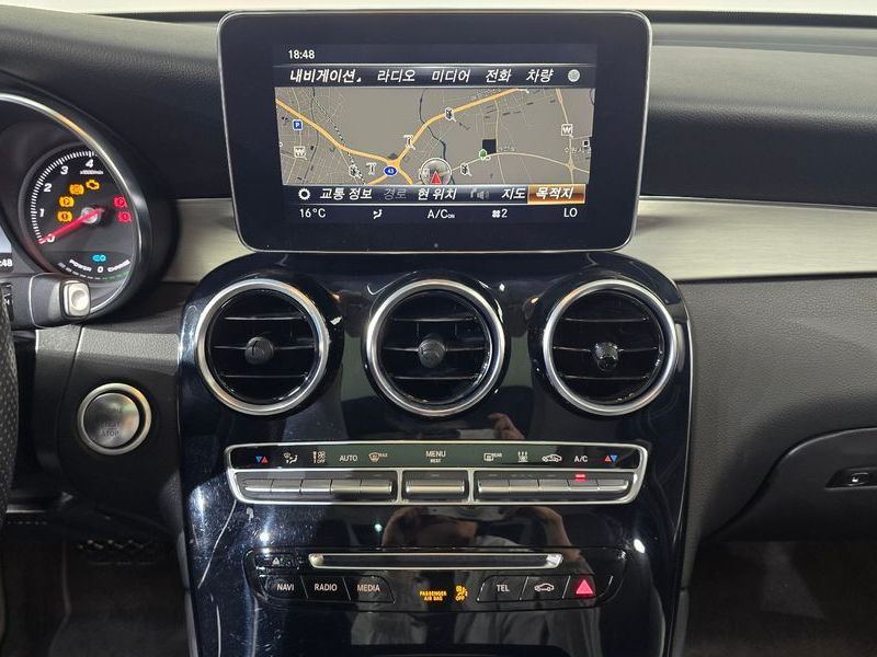 2019 Mercedes-Benz C-Class GLC350e 4MATIC Premium photo 13