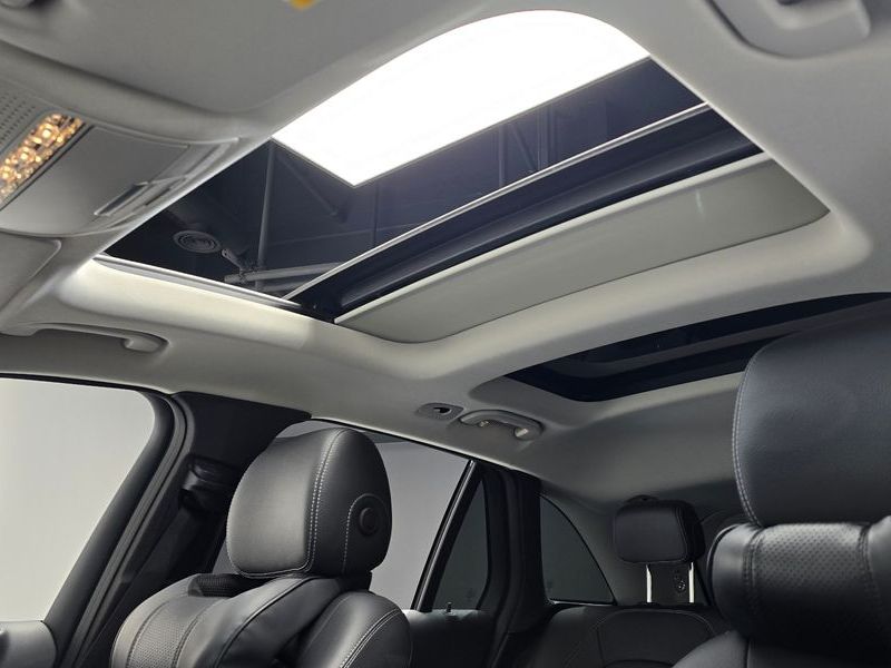 2019 Mercedes-Benz C-Class GLC350e 4MATIC Premium photo 19