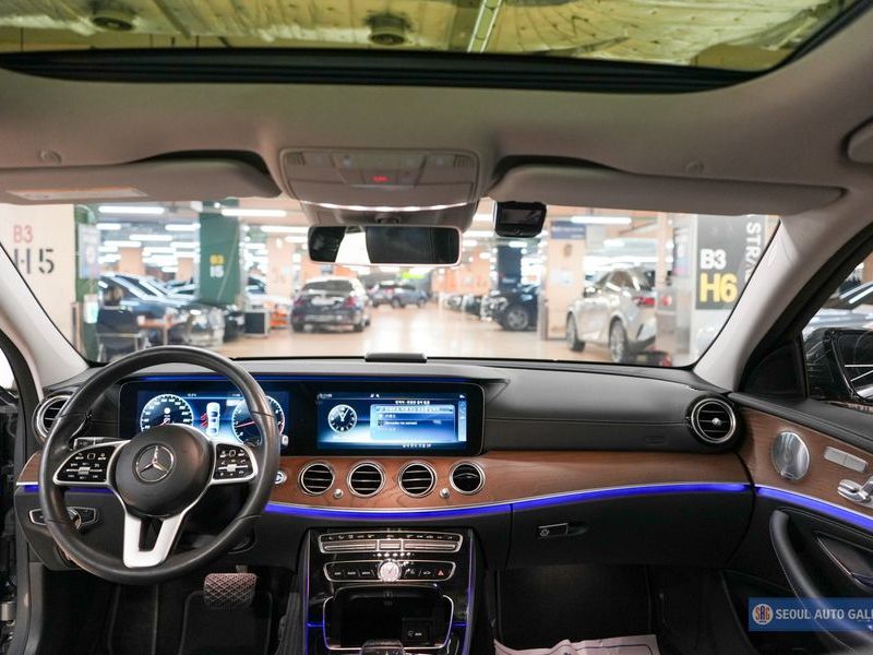 2019 Mercedes-Benz E-Class E300 4MATIC Exclusive photo 7