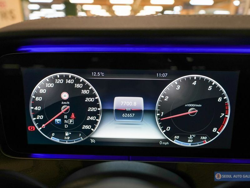 2019 Mercedes-Benz E-Class E300 4MATIC Exclusive photo 8