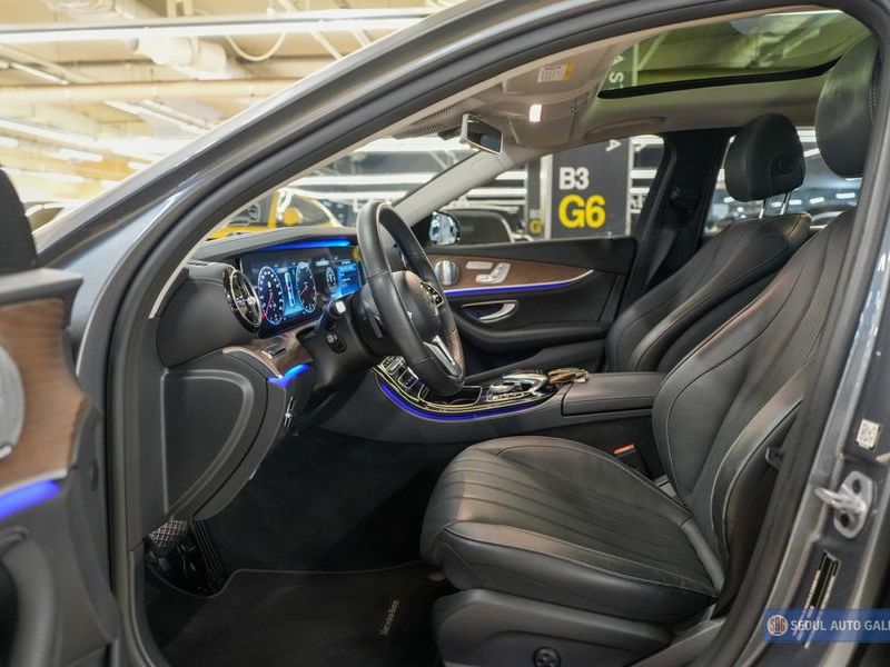 2019 Mercedes-Benz E-Class E300 4MATIC Exclusive photo 10
