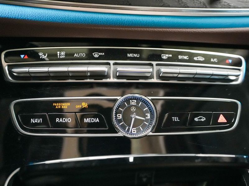 2019 Mercedes-Benz E-Class E300 4MATIC Exclusive photo 15