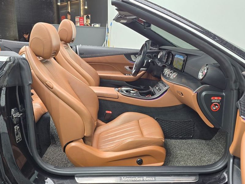 2019 Mercedes-Benz E-Class E220d Cabriolet photo 11