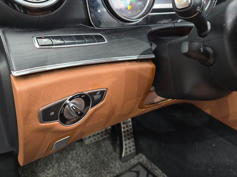 2019 Mercedes-Benz E-Class E220d Cabriolet photo 17