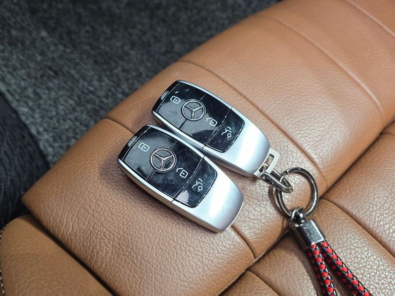 2019 Mercedes-Benz E-Class E220d Cabriolet photo 19