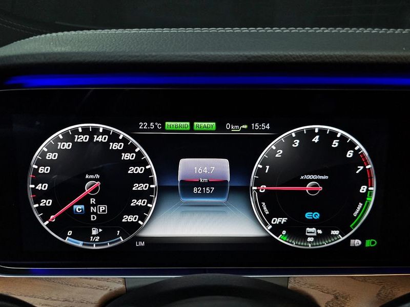 2019 Mercedes-Benz E-Class E300e Exclusive photo 8