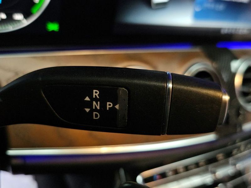 2019 Mercedes-Benz E-Class E300e Exclusive photo 9