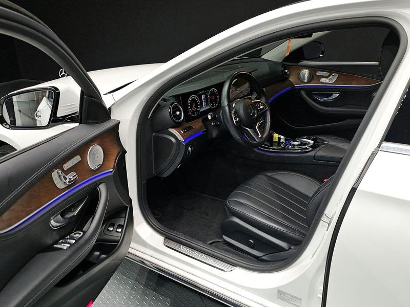 2019 Mercedes-Benz E-Class E300e Exclusive photo 10