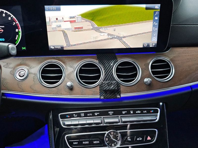 2019 Mercedes-Benz E-Class E300e Exclusive photo 16