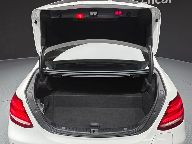 2019 Mercedes-Benz E-Class E300e Exclusive photo 20