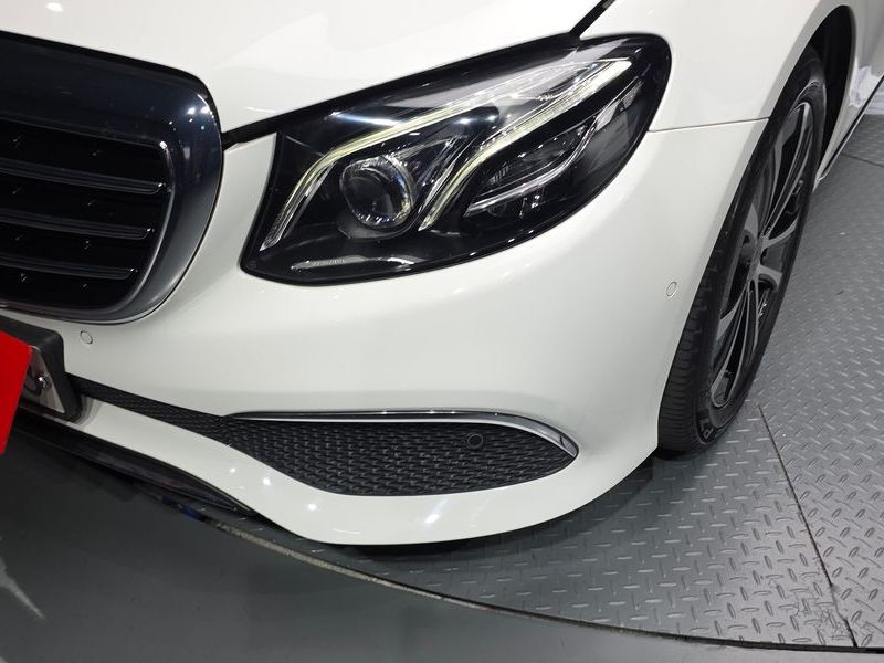 2019 Mercedes-Benz E-Class E300e Exclusive photo 22
