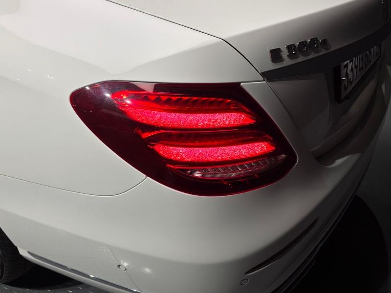 2019 Mercedes-Benz E-Class E300e Exclusive photo 23