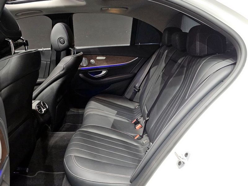2019 Mercedes-Benz E-Class E300e Exclusive photo 26
