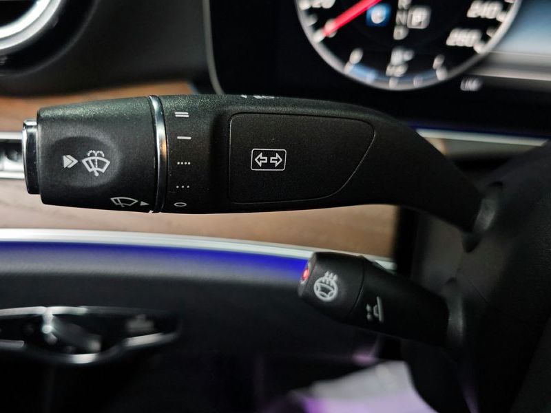 2019 Mercedes-Benz E-Class E300e Exclusive photo 27