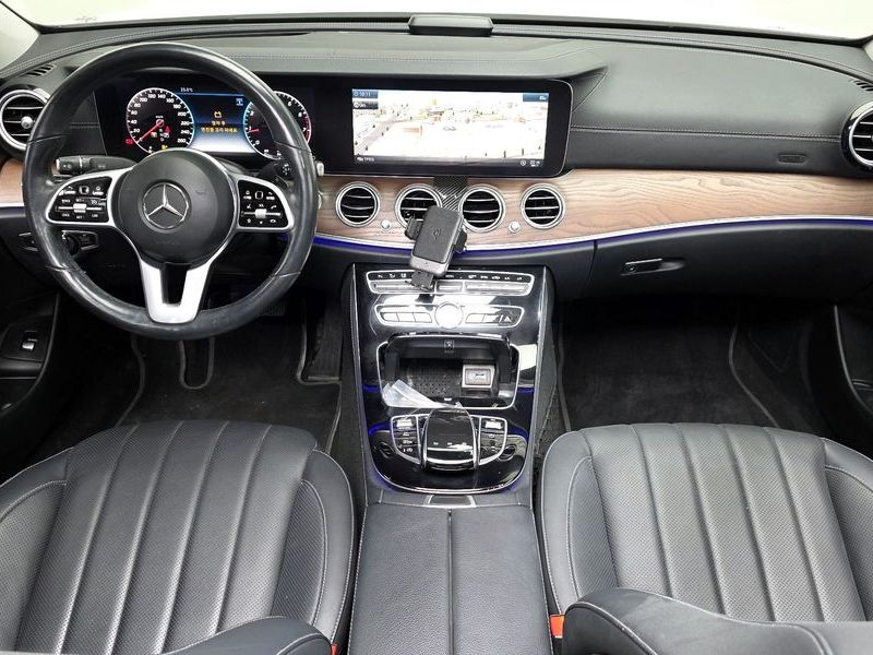 2019 Mercedes-Benz E-Class E300 4MATIC Exclusive photo 7