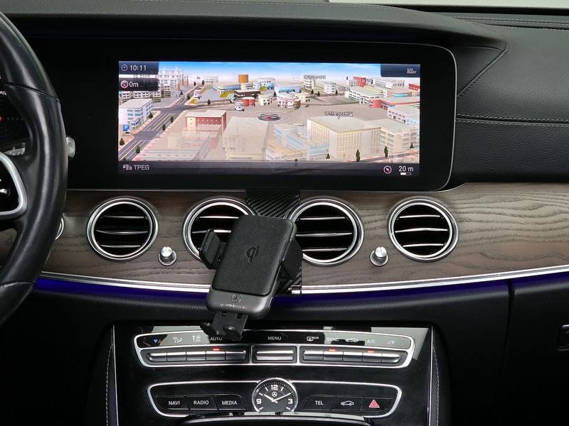 2019 Mercedes-Benz E-Class E300 4MATIC Exclusive photo 14