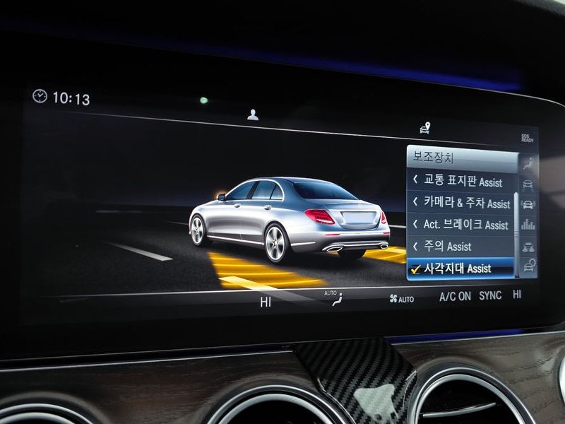2019 Mercedes-Benz E-Class E300 4MATIC Exclusive photo 16
