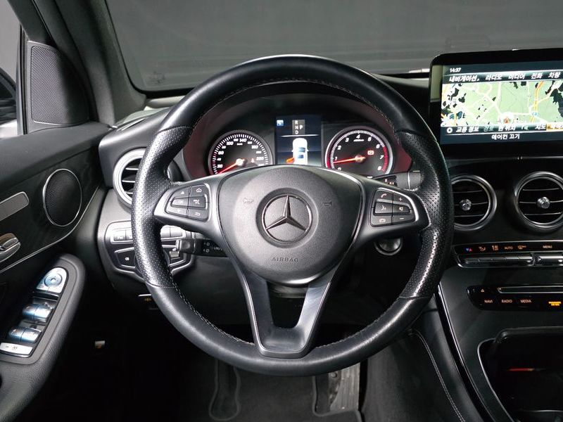 2019 Mercedes-Benz C-Class GCL300 4MATIC Coupe photo 13