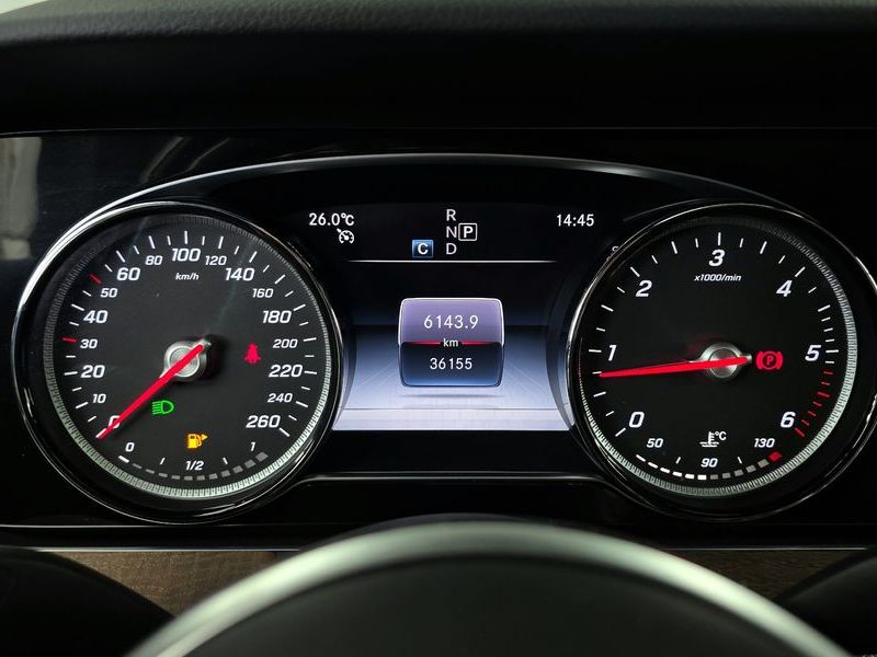 2019 Mercedes-Benz E-Class E220d Exclusive photo 8