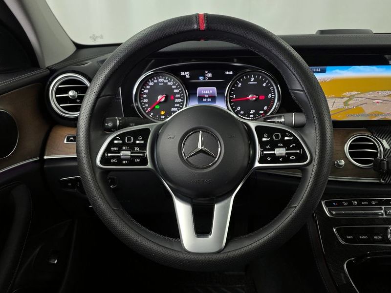 2019 Mercedes-Benz E-Class E220d Exclusive photo 12