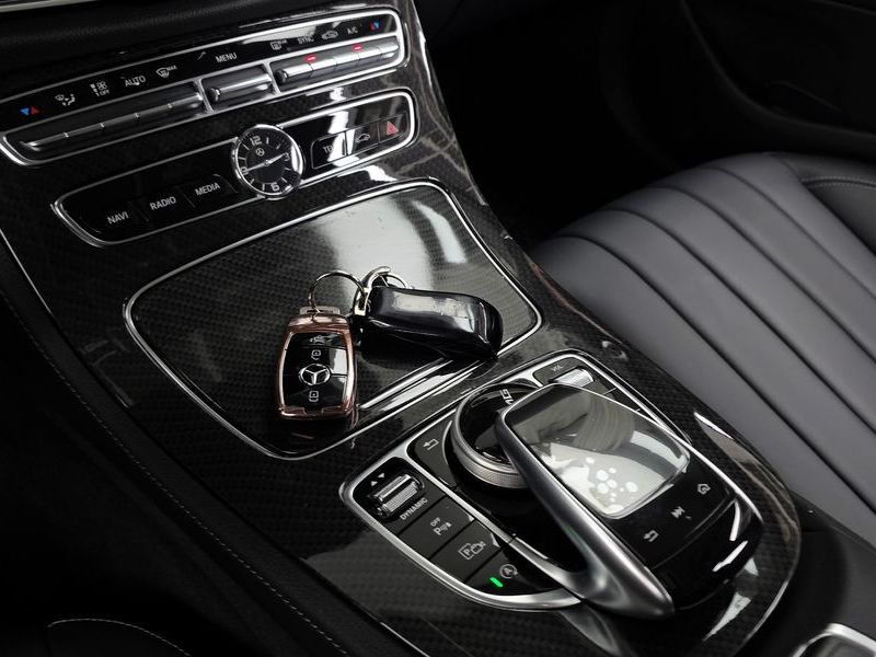 2019 Mercedes-Benz E-Class E220d Exclusive photo 16