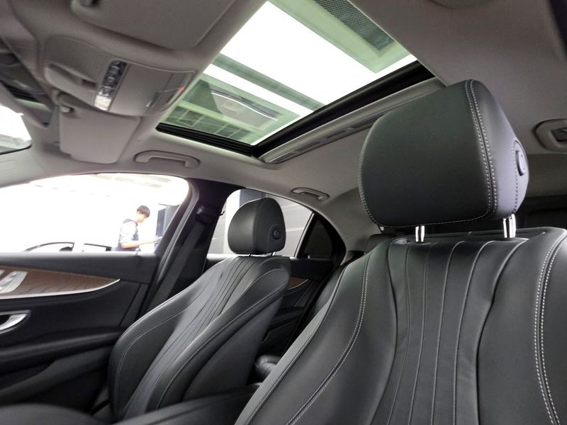 2019 Mercedes-Benz E-Class E220d Exclusive photo 18