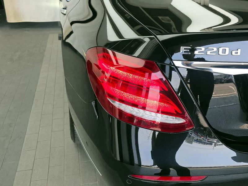 2019 Mercedes-Benz E-Class E220d Exclusive photo 23
