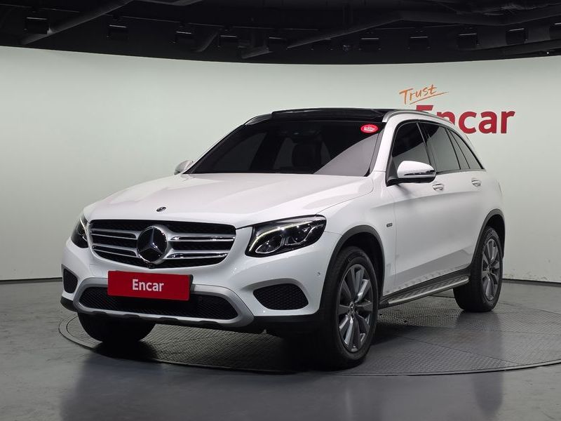 2019 Mercedes-Benz C-Class GLC350e 4MATIC Premium photo 1