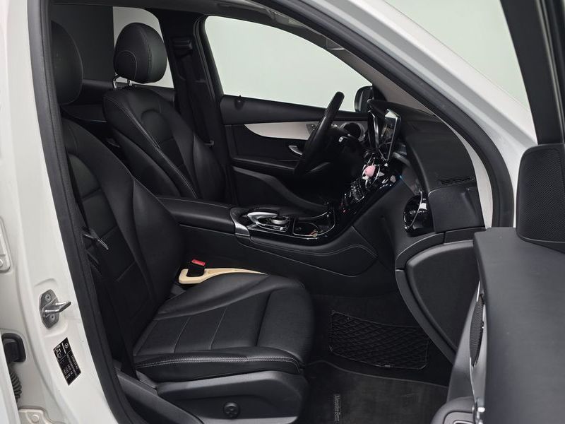 2019 Mercedes-Benz C-Class GLC350e 4MATIC Premium photo 10