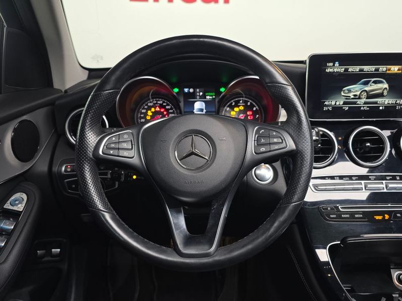 2019 Mercedes-Benz C-Class GLC350e 4MATIC Premium photo 13