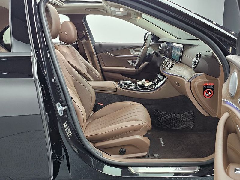 2019 Mercedes-Benz E-Class E300 4MATIC Exclusive photo 11