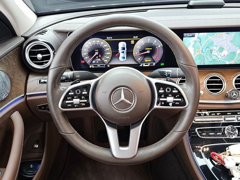 2019 Mercedes-Benz E-Class E300 4MATIC Exclusive photo 13