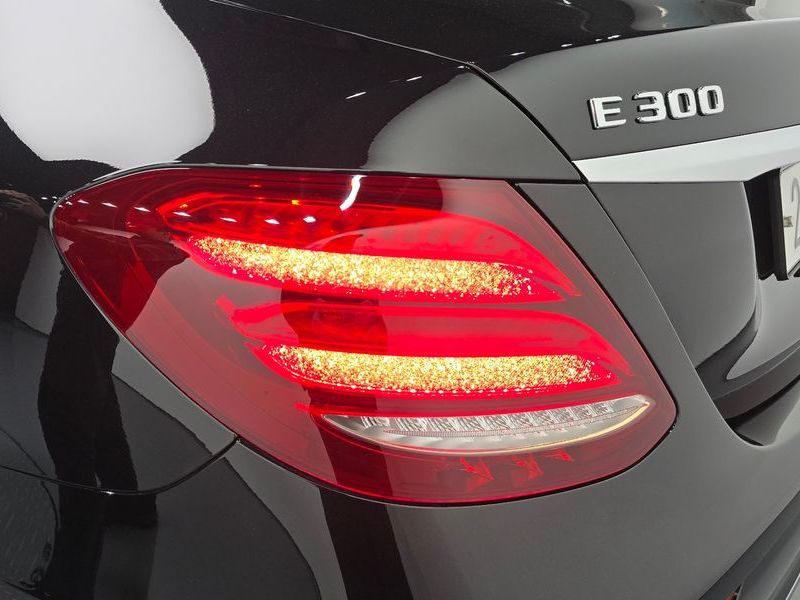 2019 Mercedes-Benz E-Class E300 4MATIC Exclusive photo 23