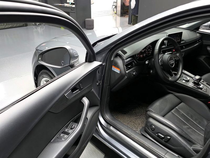2018 Audi A4 30 TDI Premium photo 10
