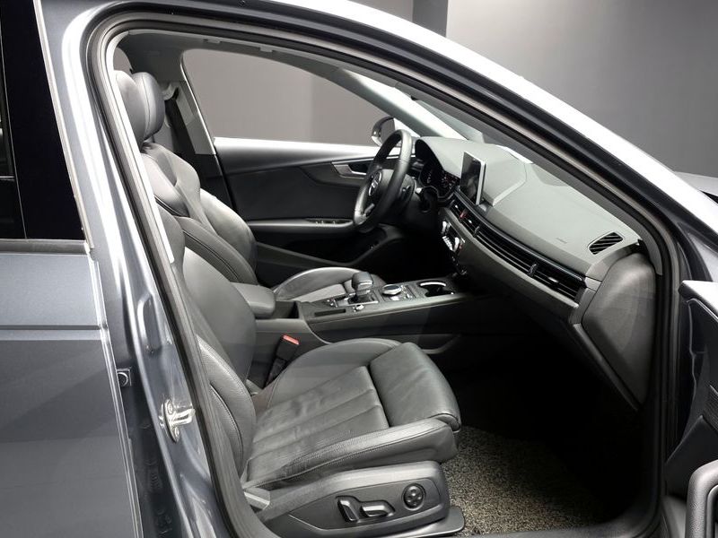 2018 Audi A4 30 TDI Premium photo 12