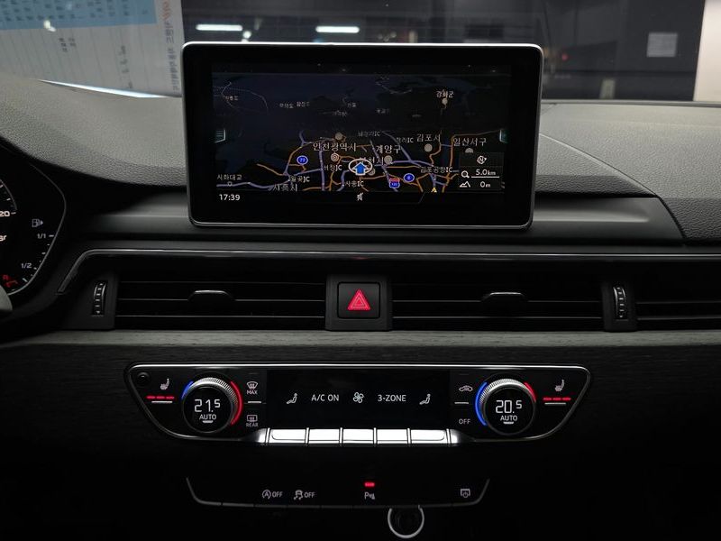 2018 Audi A4 30 TDI Premium photo 14