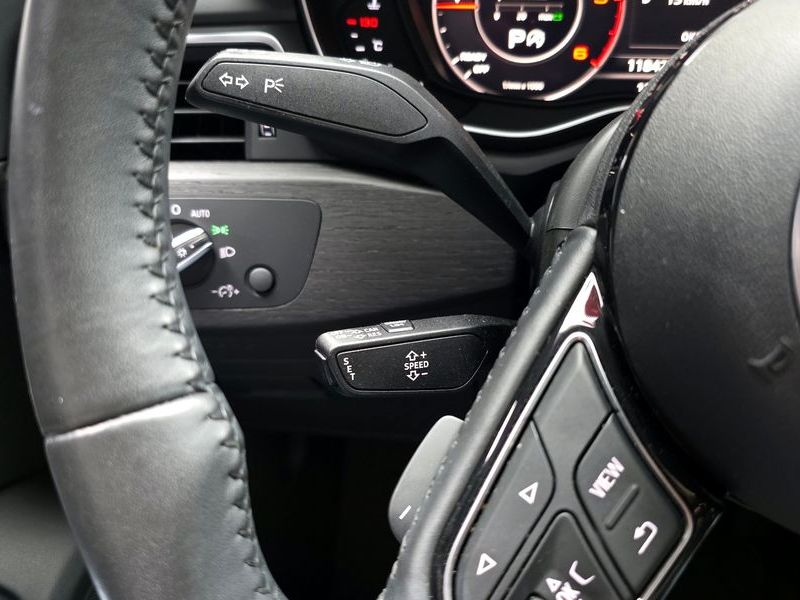2018 Audi A4 30 TDI Premium photo 16