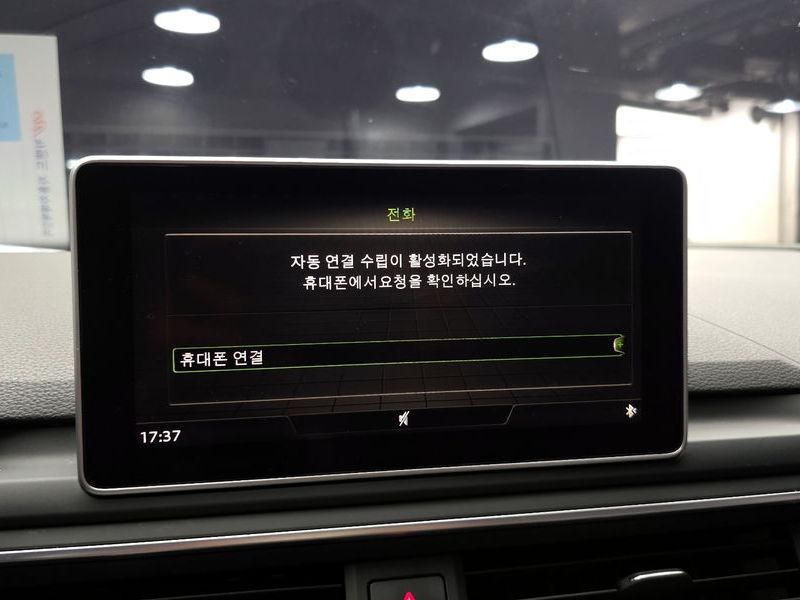 2018 Audi A4 30 TDI Premium photo 19