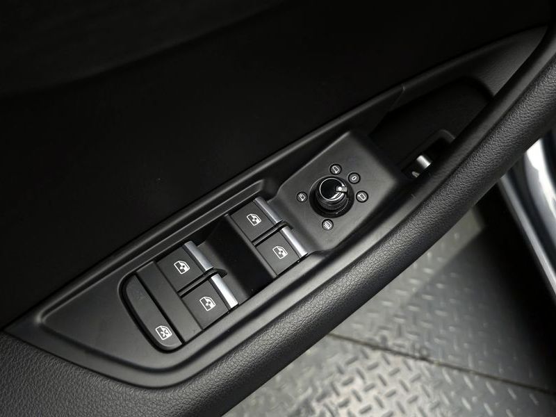 2018 Audi A4 30 TDI Premium photo 29