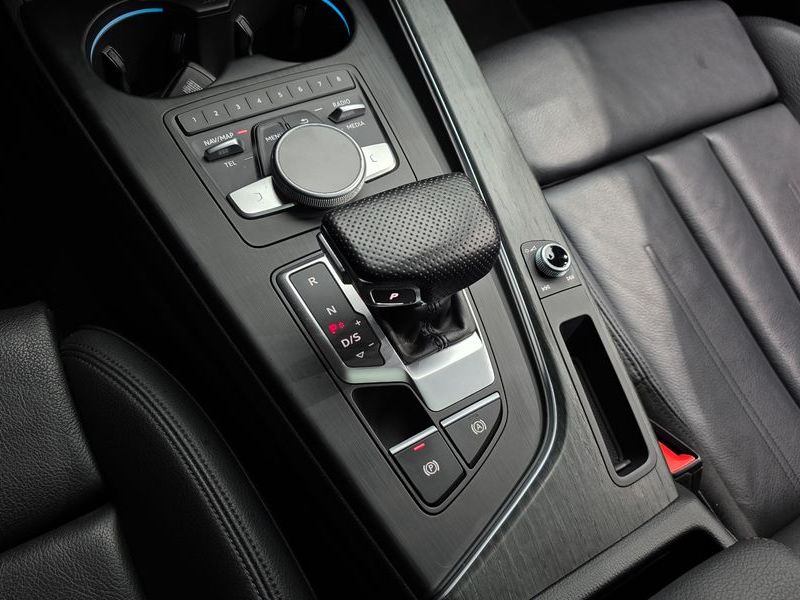 2018 Audi A4 30 TDI Premium photo 9
