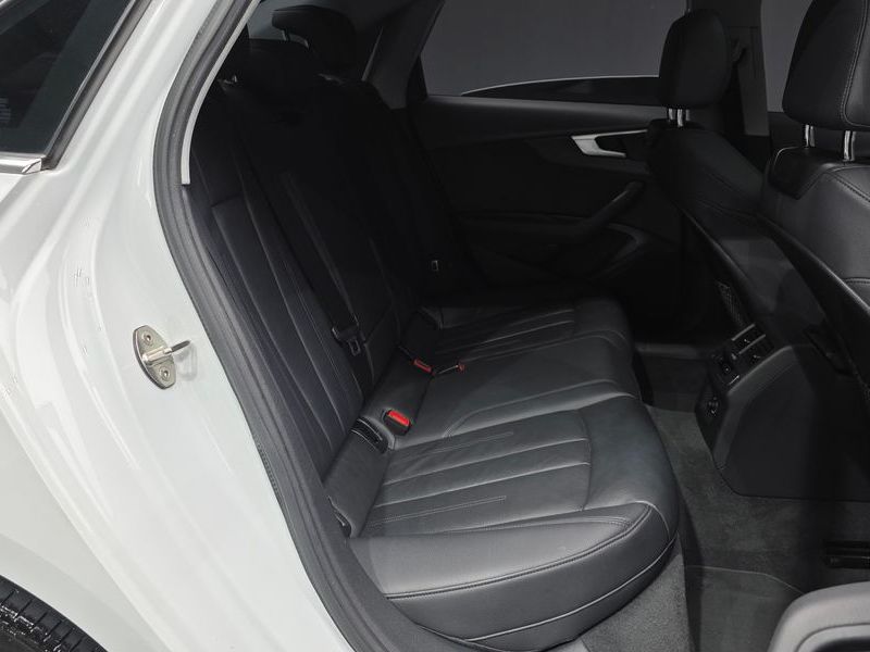 2018 Audi A4 30 TDI Premium photo 12