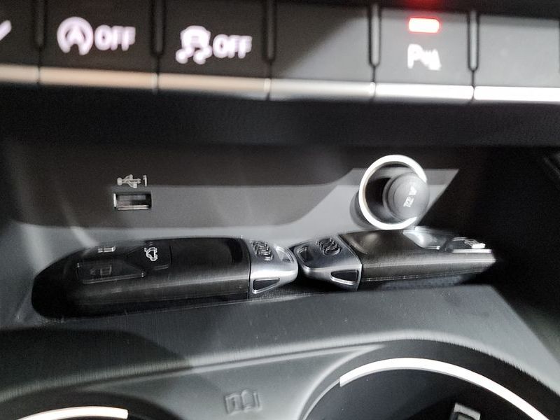 2018 Audi A4 35 TDI Premium photo 16