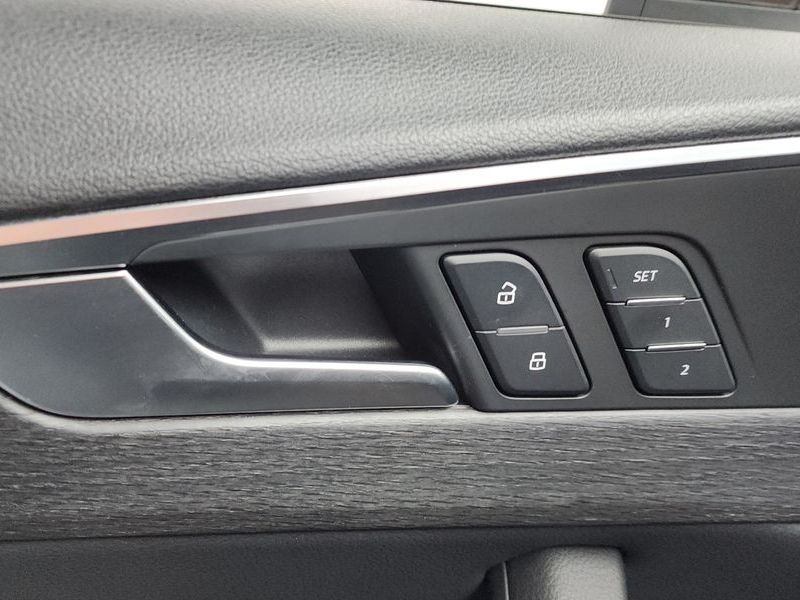 2018 Audi A4 35 TDI Premium photo 19