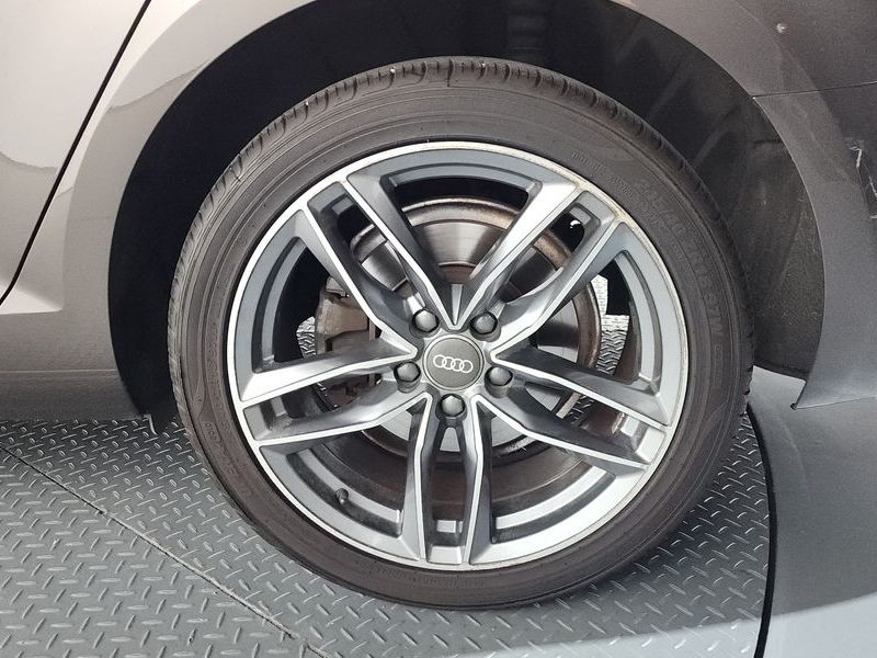 2018 Audi A4 35 TDI Premium photo 21