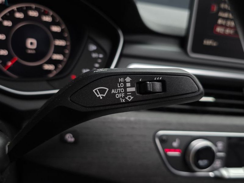 2018 Audi A4 35 TDI Premium photo 18